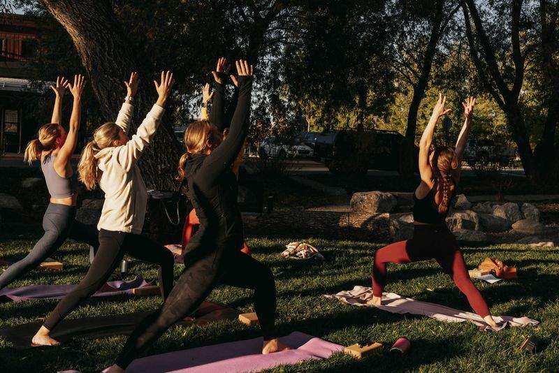Warum gemeinsames Yoga motiviert und verbindet